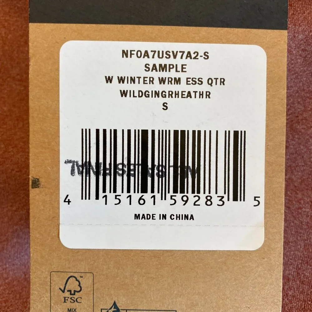 NORTH FACE Winter Warm Essential 1/4 Zip - Picture 6 of 6